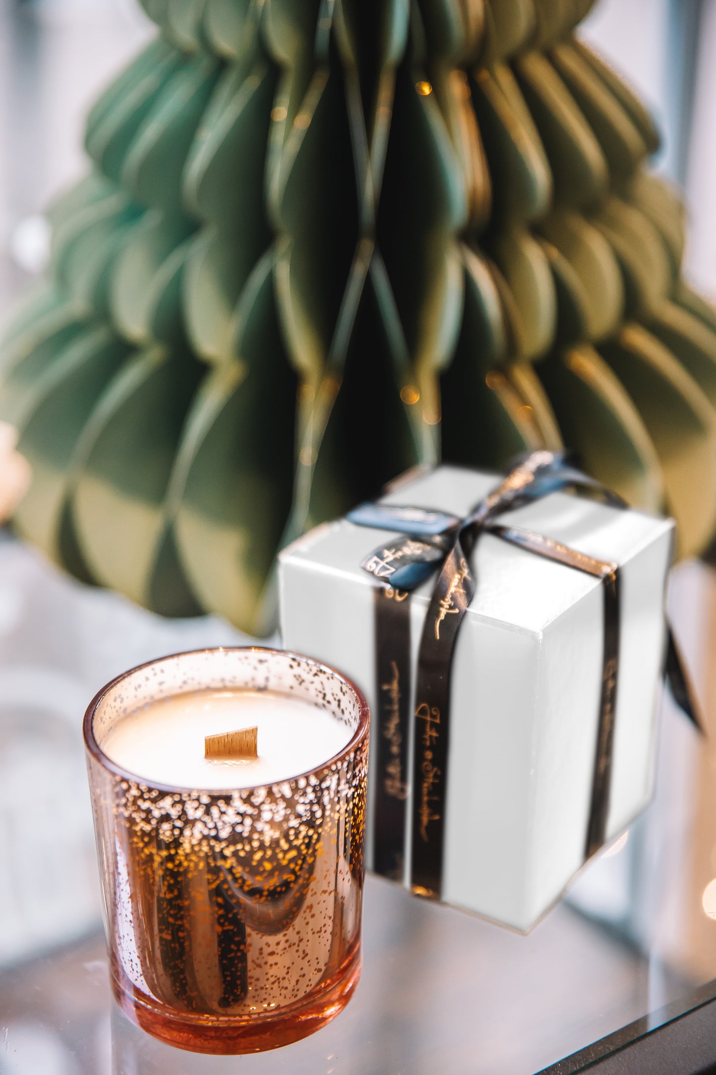 Świeca sojowa w złotym szkle "Wieczorny szept"